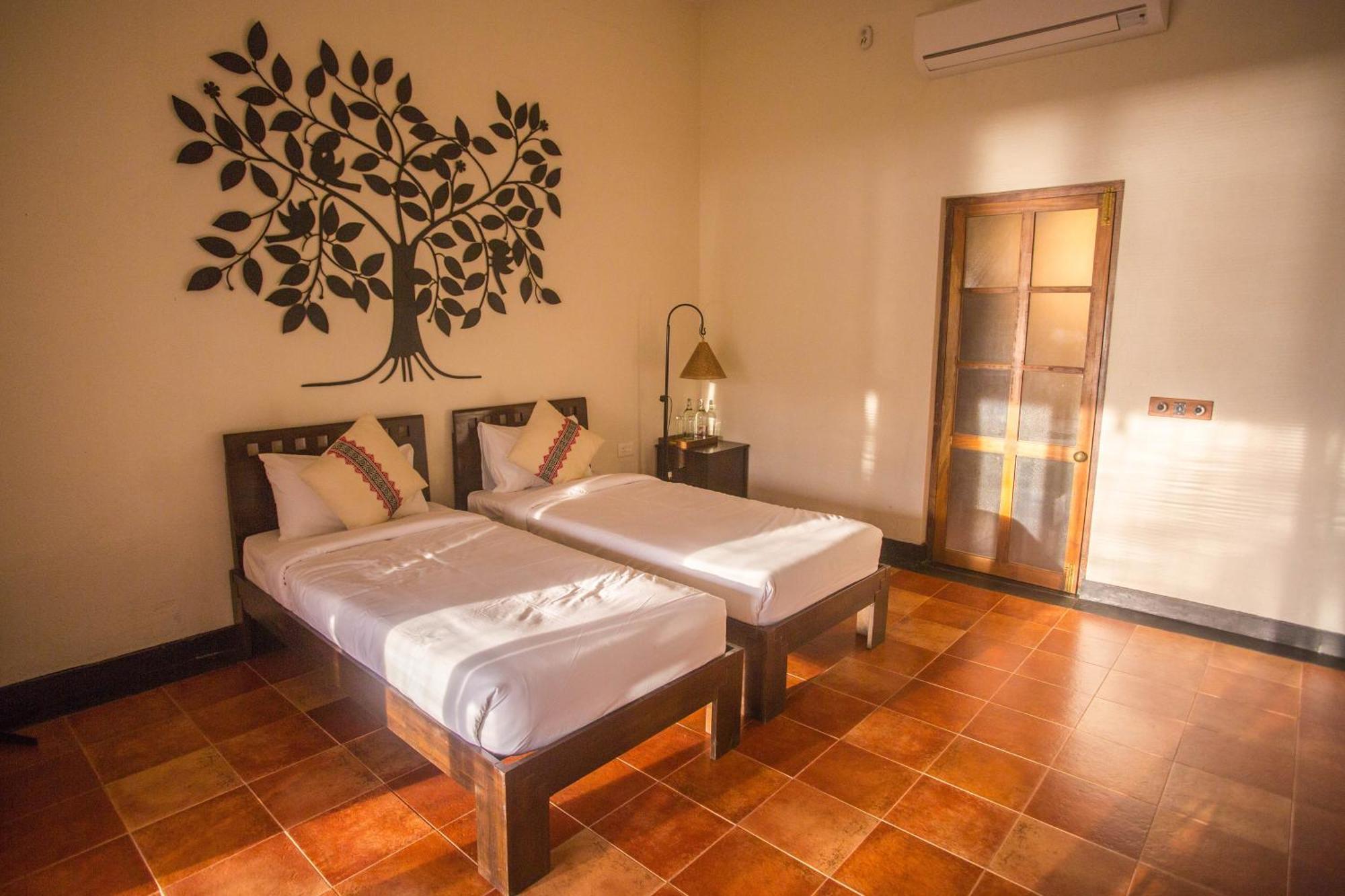 Baymaas Lake House Kochi Exterior photo